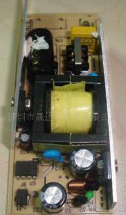 8V2A裸板開(kāi)關(guān)電源的工作原理與應(yīng)用場(chǎng)景解析